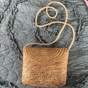 Crossbody straw purse